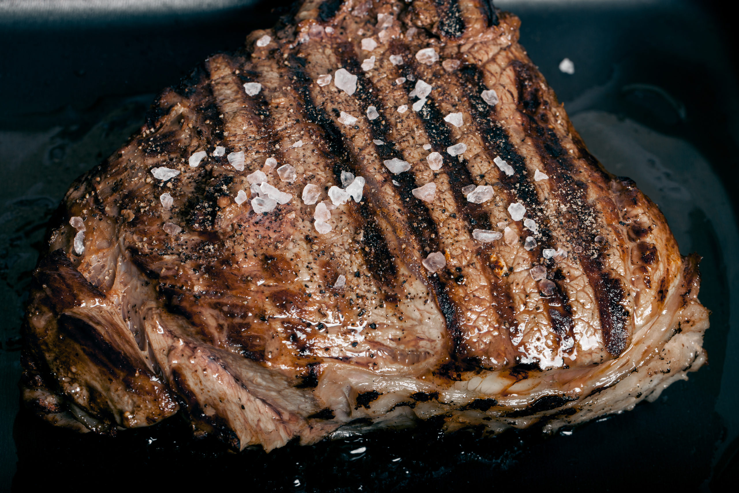 Large,Piece,Of,Fresh,Beef,Meat,Prepared,On,A,Grill
